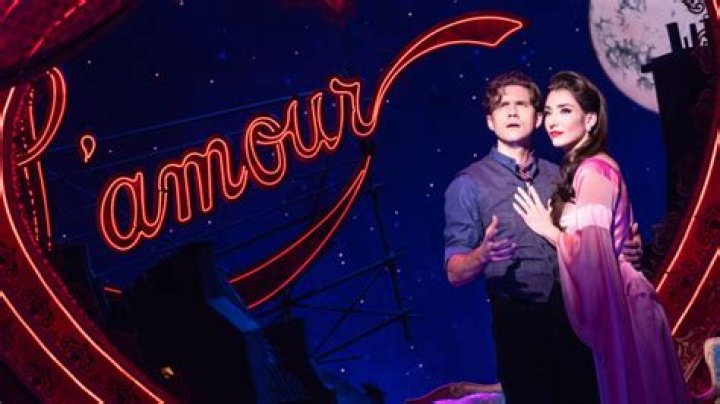 Aaron Tveit Biography, Wiki, Age, Parents, Brother, Wife, Les Mis, Moulin Rouge and Net Worth.
