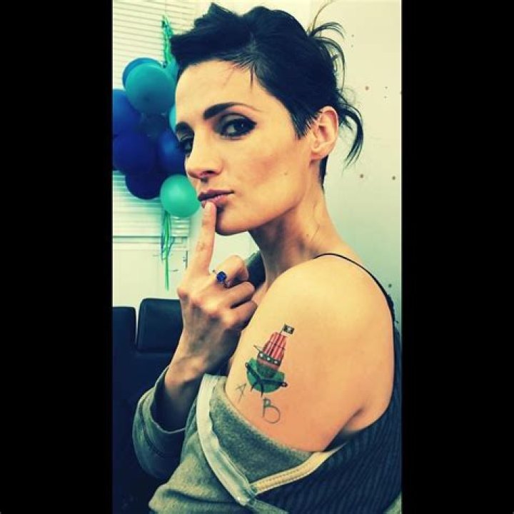Barbara Sloesen: Boyfriend, net worth, tattoos, smoking & body measurements