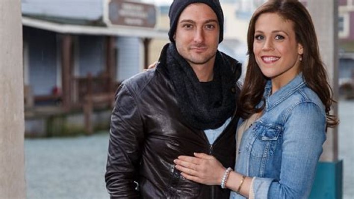 Daniel Lissing Bio-Wiki, Age, Wife, Movies, Actor, Salary and Krakow