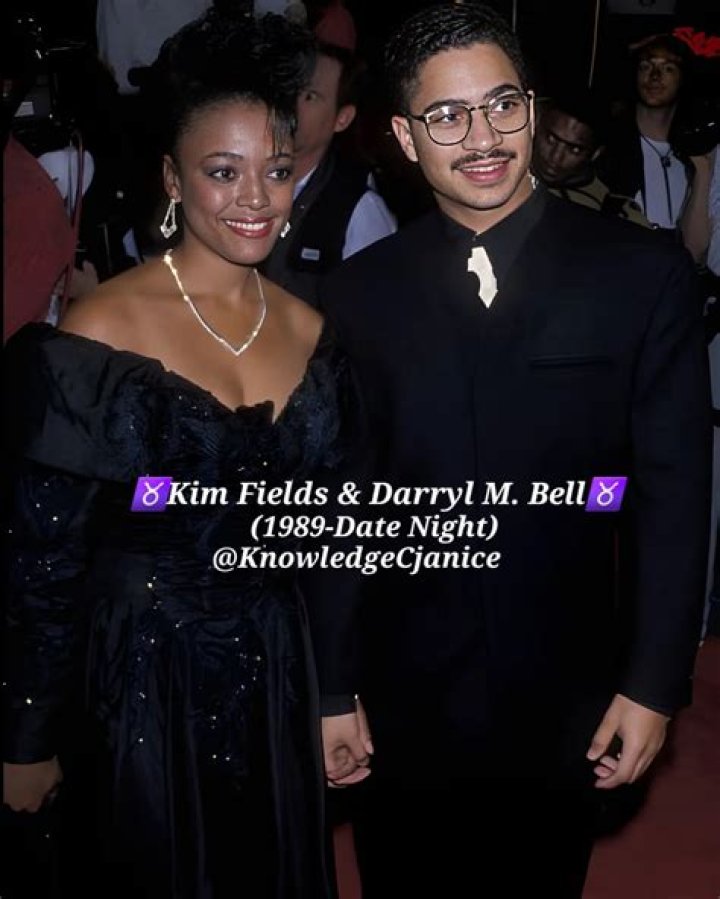Darryl M. Bell: Girlfriend, net worth, tattoos, smoking & body facts