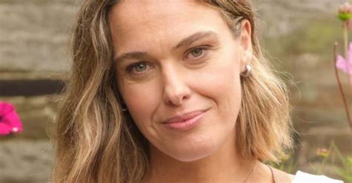 Does Sally Bretton Have Cancer – Is She Ill? Rumors Debunked!