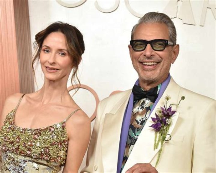 Emilie Livingston (Jeff Goldblum’s Wife) Bio, Wiki, Age, Height, Family, Wedding, Olympics, Salary, and Net Worth