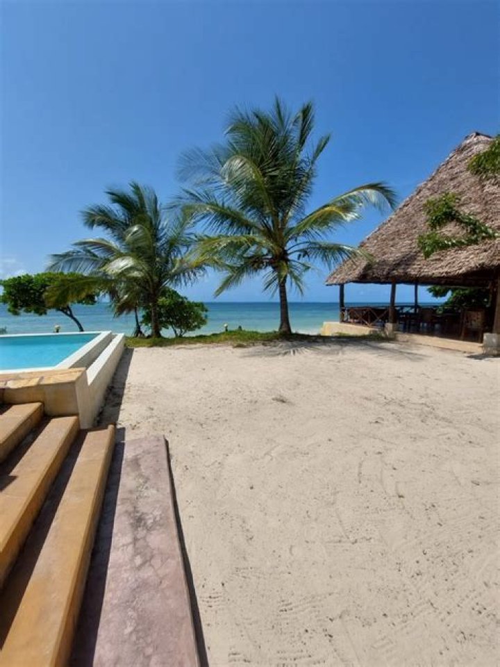Jaribu Beach Hotel, Nganane, Tanzania
