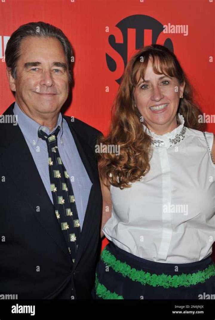 Julie Landfield Bio, Wiki, Age, Height, Family, Husband, Movies and Net Worth.