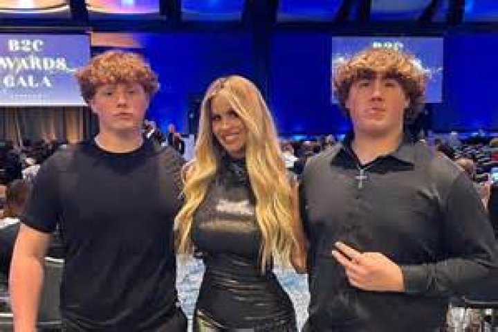 Kim Zolciak’s Net Worth, Age, Height, Weight, Husband, Kids, Bio-Wiki