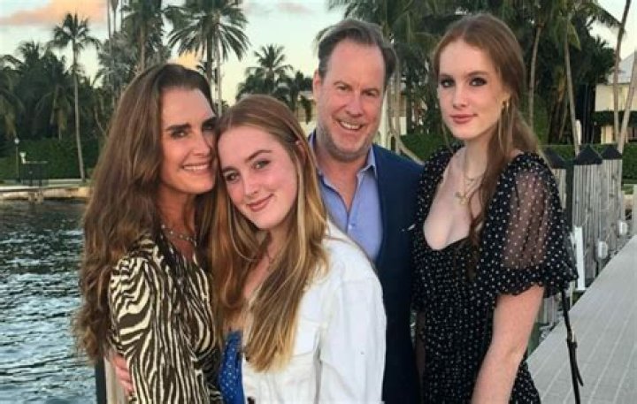 Sierra Oakley (Shane Oakley Daughter) Wiki, Bio, Age, Height, Boyfriend, Net Worth, Career, Facts