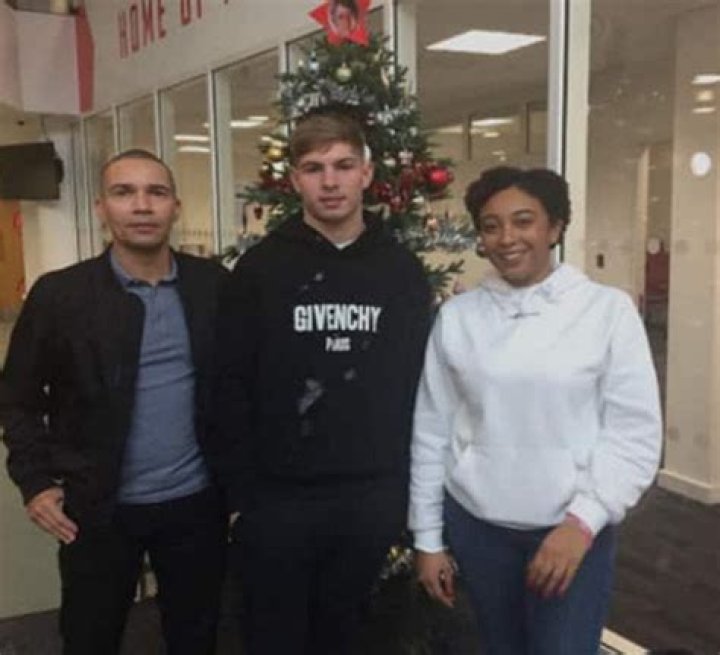 Who Are Leslie Rowe And Fiona Rowe? Emile Smith Rowe Parents Nationality