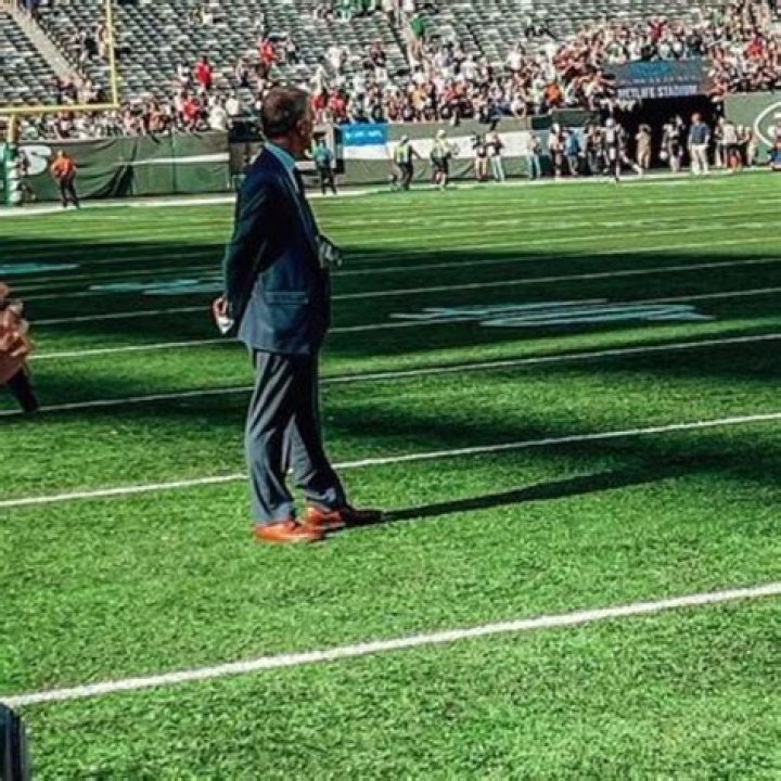 Who Exactly Is Jake Elliott, The NFL Placekicker and How Tall is He?