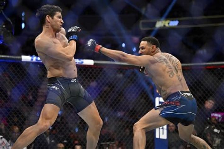 Who is Jake Gyllenhaal fighting in UFC? Was Jake Gyllenhaal UFC fight real?