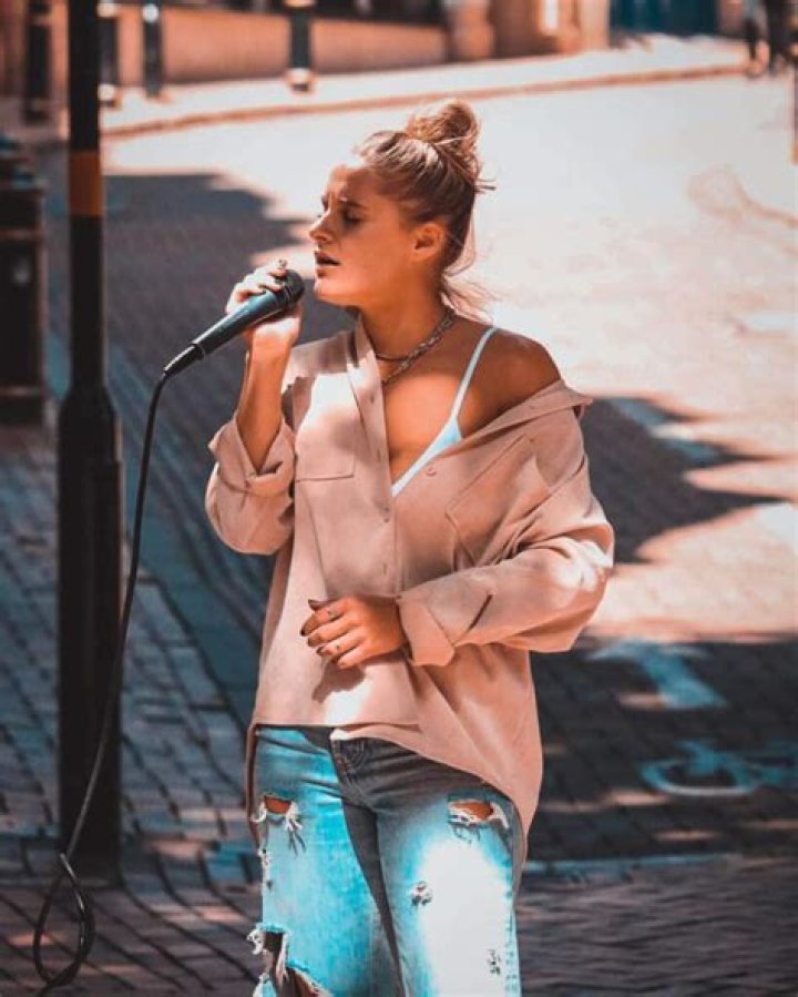 Who Is Singer Liv Harland? Her Age, TikTok And Instagram Name Reavealed